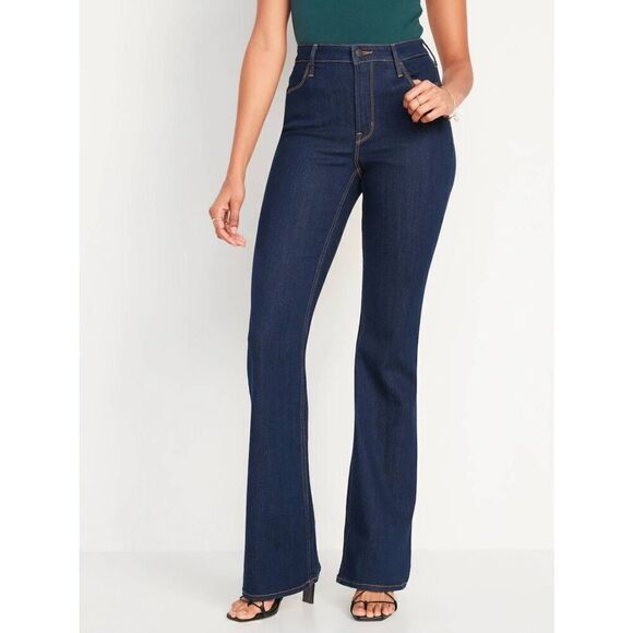 Old Navy Women's High-Waisted Wow Flare Jeans in Dark Wash size 12 - Picture 1 of 8